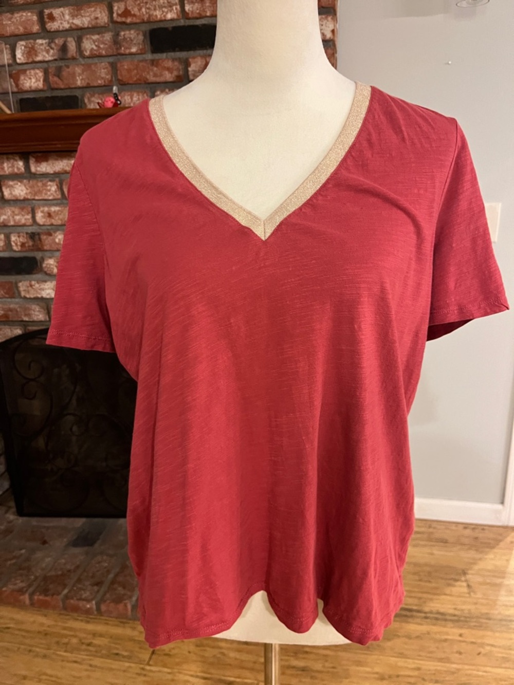 Boden Short-Sleeve V-Neck Tee in Raspberry with Gold Trim